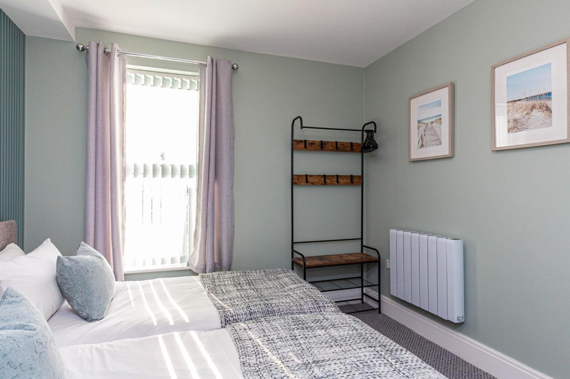 Seafront Apartment - Sleeps 6 - Gateway To The Lake District - Brand New Morecambe Ngoại thất bức ảnh